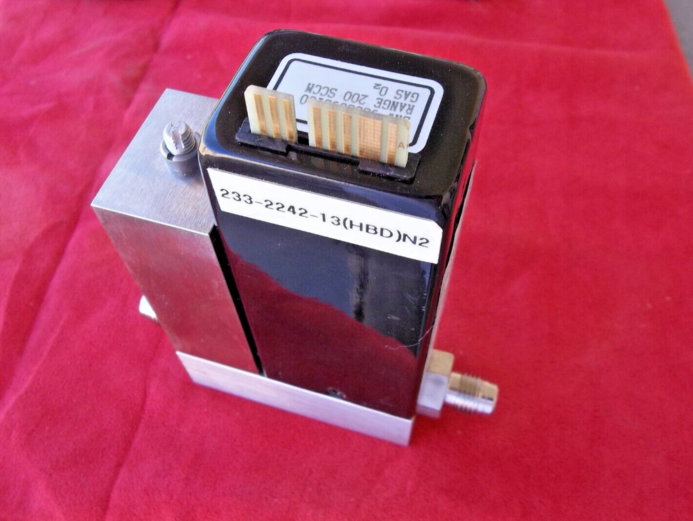 UNIT Model UFC-1200A mass flow controller 9 21 4e