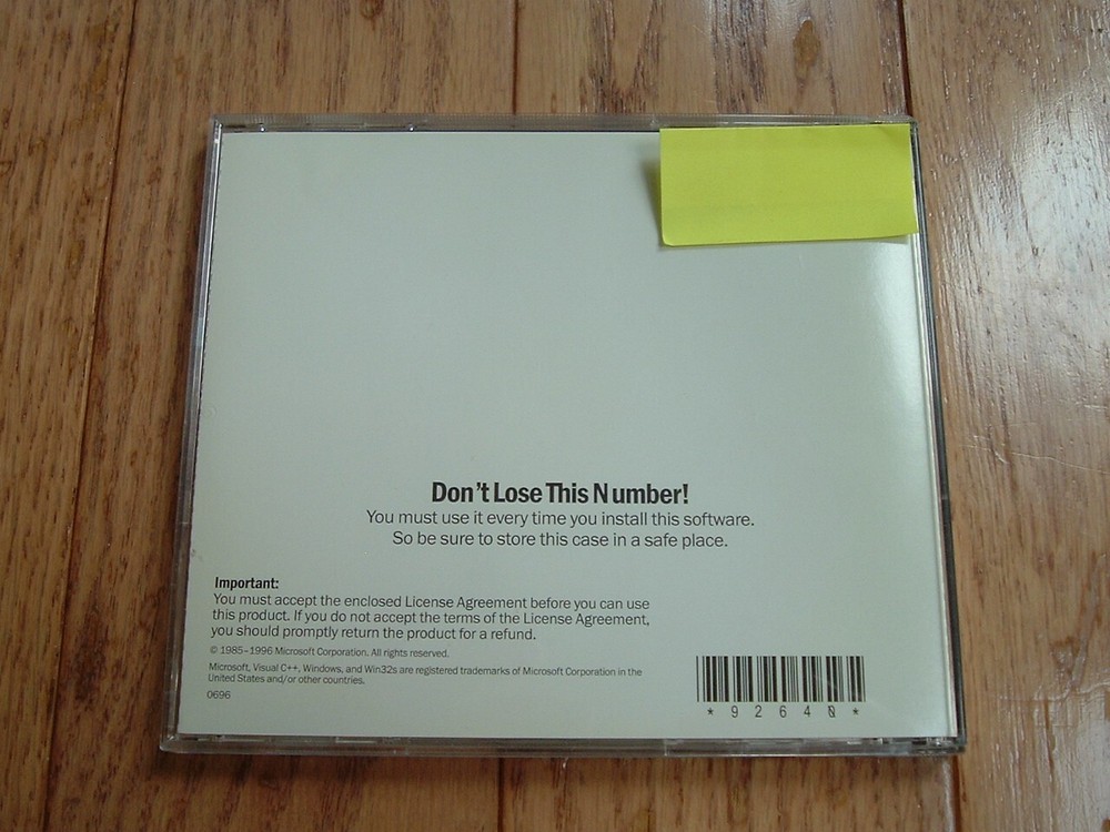 Microsoft Visual C++ for 16 bit Windows development - original CD !