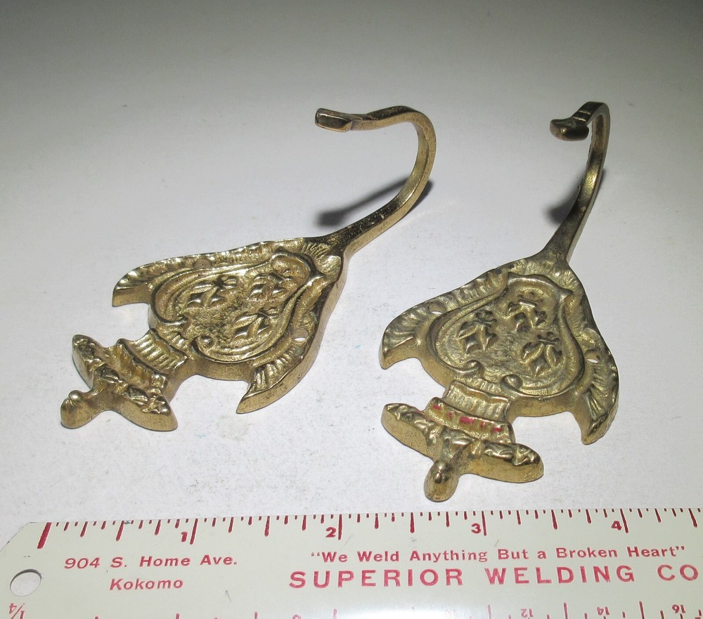 Vintage Dirilyte G-21 coat hooks 2