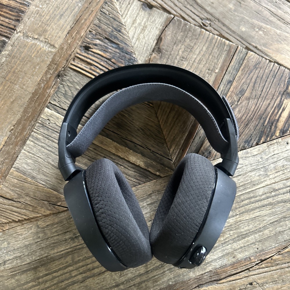 SteelSeries Arctis 7 Plus Wireless Over-Ear Gaming Headset - Black