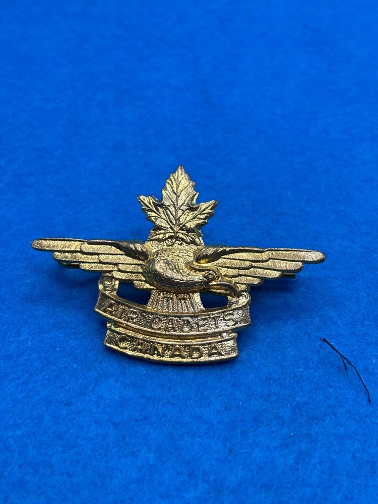 Air Cadet Cap badge first pattern (001)
