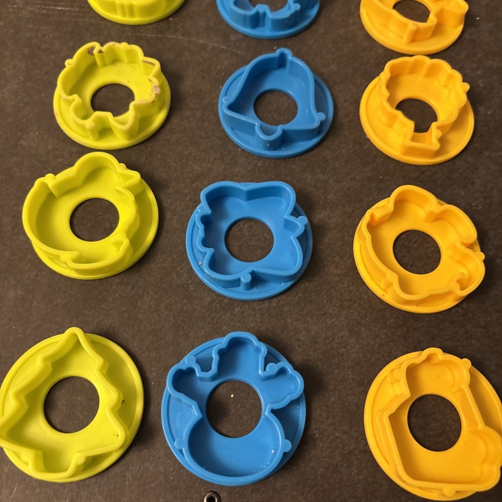 16 Hasbro Play-Doh Replacement molds 2011