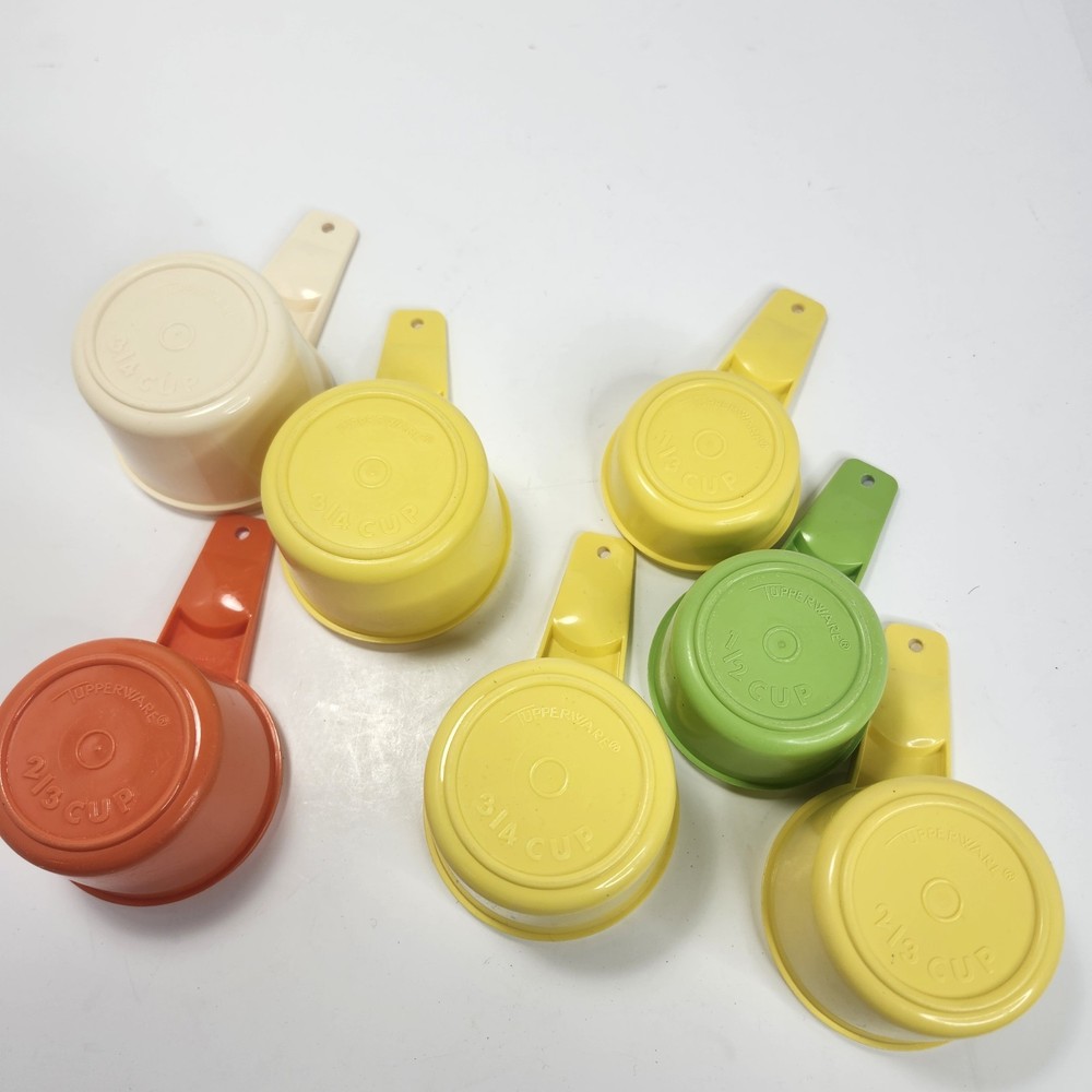 Lot Of 7 Tupperware Measuring Cups Random Duplicate Sizes
