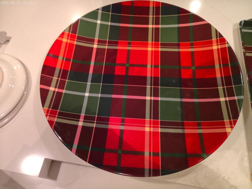 2 Tommy Bahama Christmas plaid melamine platters/trays 14" round + rectangular