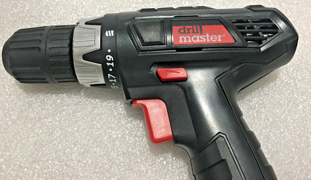 Drill Master Cordless Drill Driver 18 Volt with 3/8" (Missing Charger)