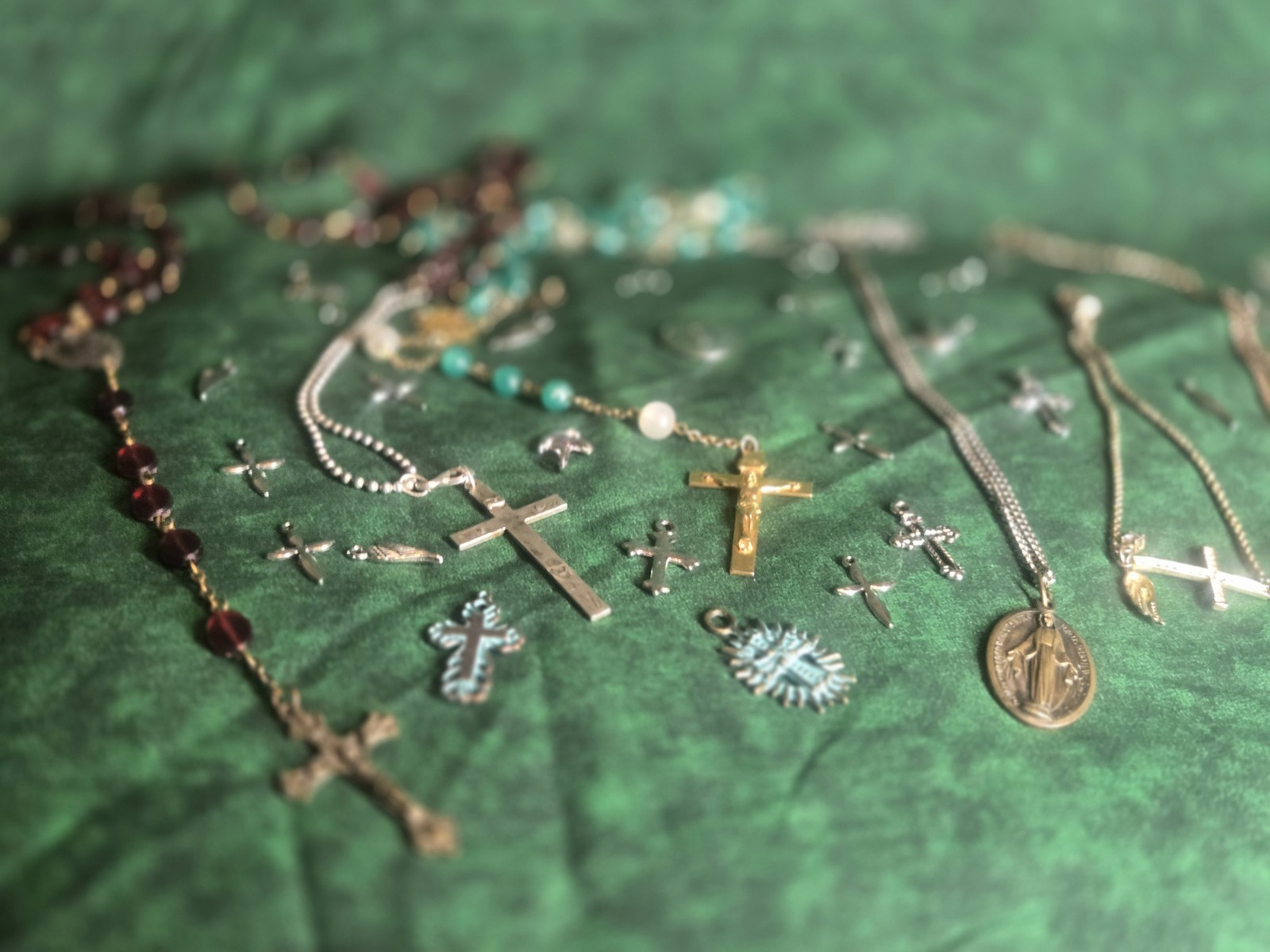 Huge Lot of Cross Necklaces, Pendants, Rosaries, Charms, 22k, sterling, hge.
