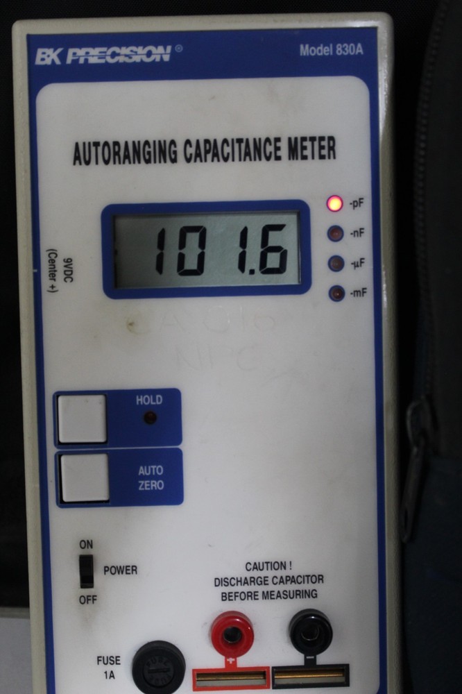 BK PRECISION Model 830A AUTORANGING CAPACITANCE METER w/ Case