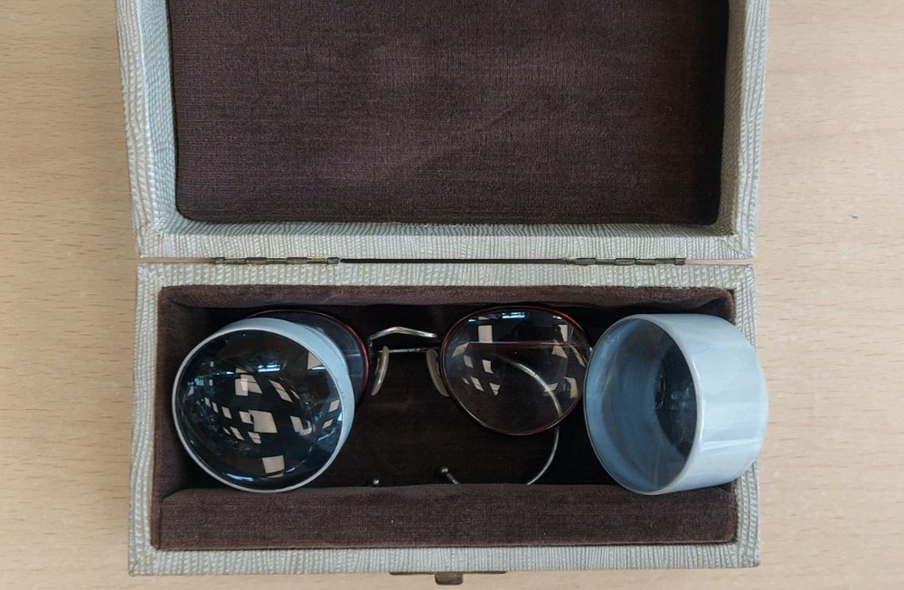 Low Vision Reading magnifying eyeglasses/ spectacles