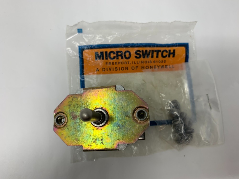 Honeywell Micro Switch 33TS1-1 Maintenance Toggle Switch ON/OFF/ON NOS