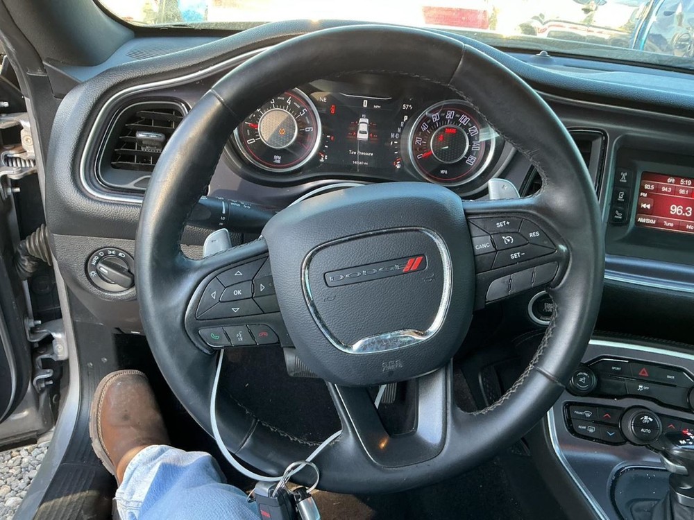 CHALLENGE 2016 Glove Box 4955480