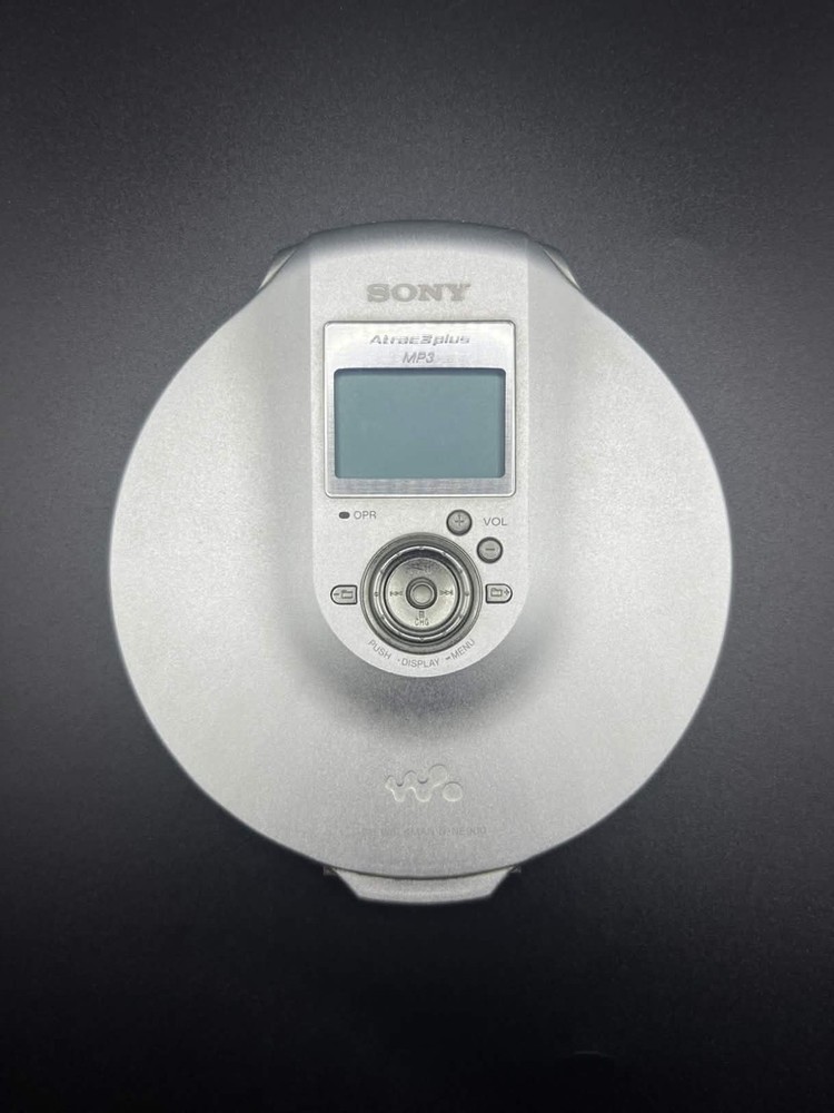 SONY Portable CD Player Walkman D-NE900 Silver - Working