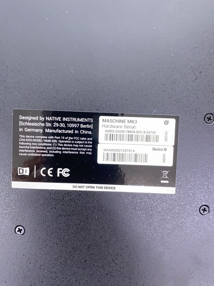 NATIVE INSTRUMENTS MASCHINE MK3 DJ EQUIPMENT Used