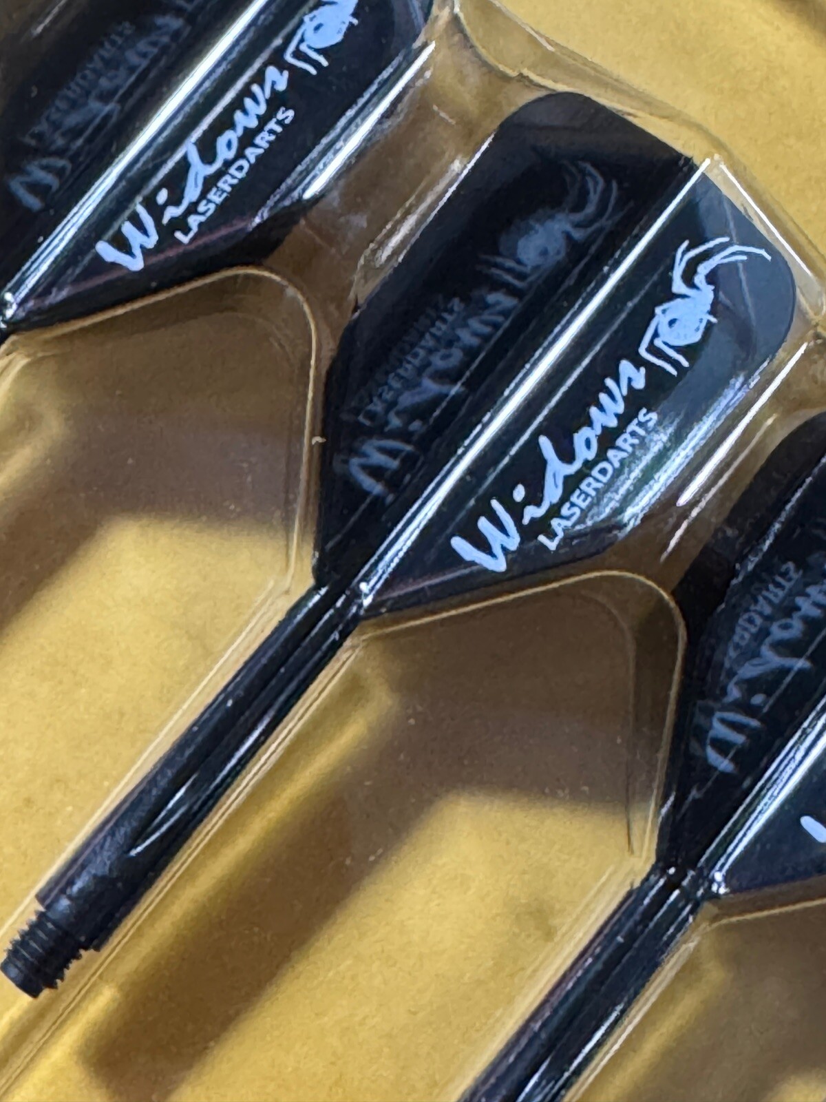 CONDOR BLACK WIDOW ZERO STRESS STANDARD SHAPE FLIGHTS SHORT LENGTH FREE SHIPPING