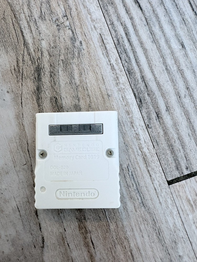 Nintendo GameCube White Memory Card 1019 OEM Authentic DOL-020