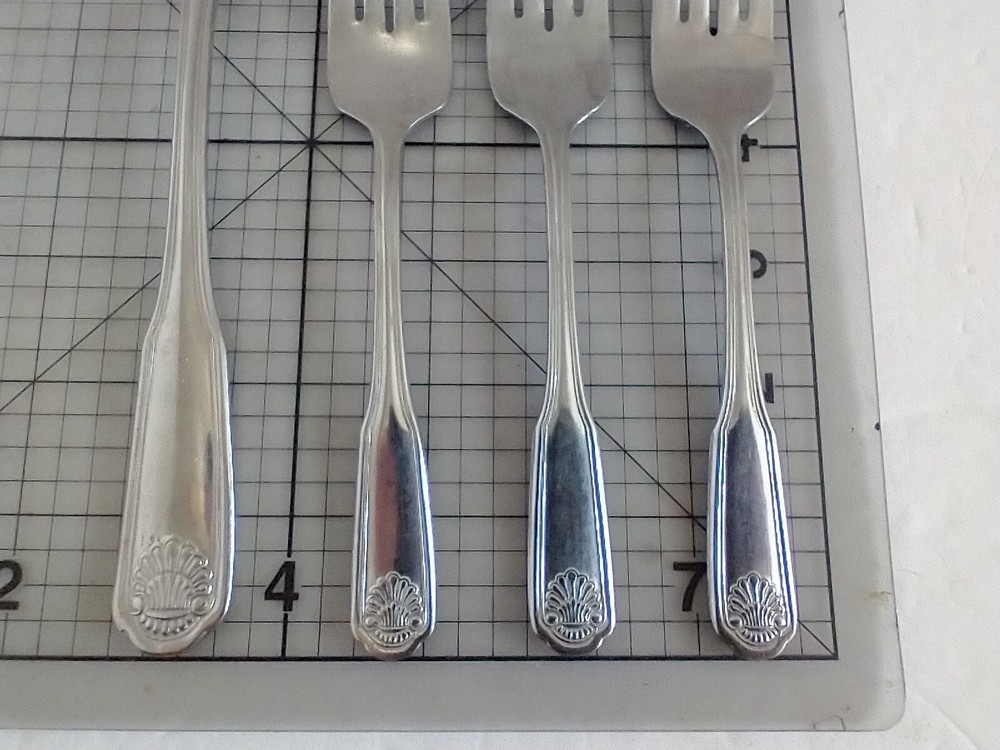 Farberware Classic Shell Stainless 3 Salad & 1 Cold Meat Serving Fork 18/8 Gloss
