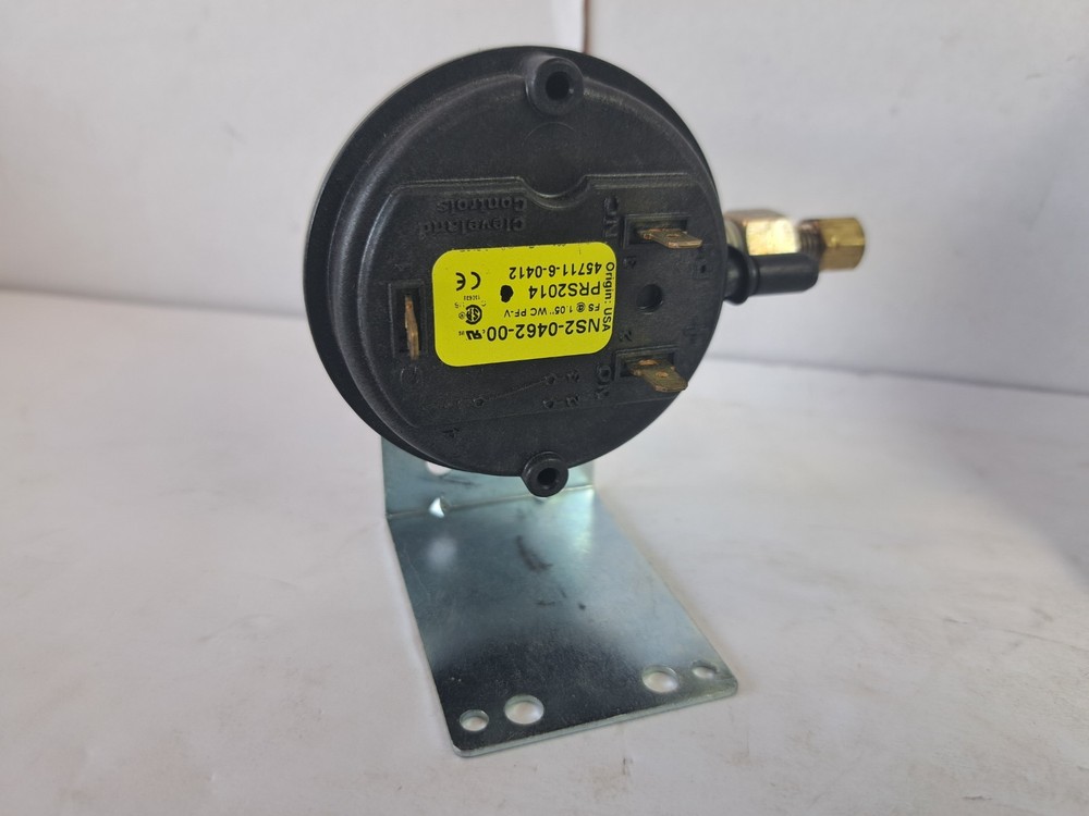 Cleveland Controls Ns2-0462-00 Plastic Air Switch