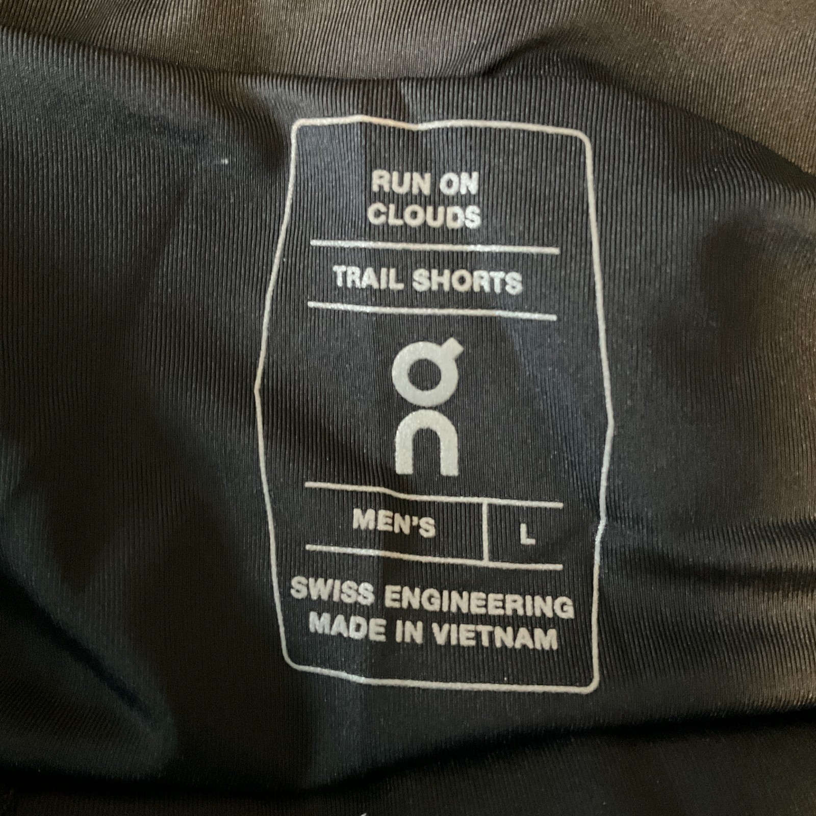 On Cloud Trail Shorts Mens Size L Black Light Weight Drawstring Stretch Waist