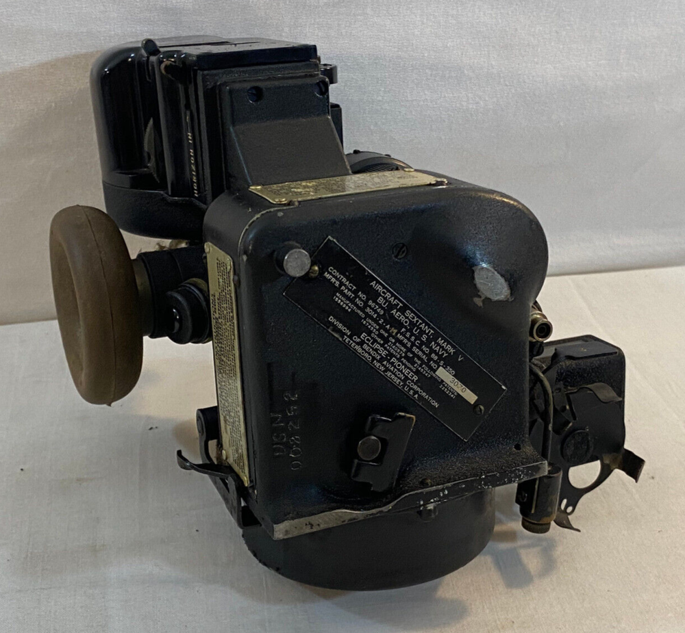 Bendix Aircraft Sextant Mark V U.S. Navy 3014-2-A Serial #2028 + Case UNTESTED