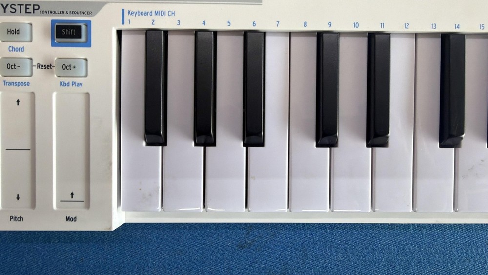 Arturia Keystep mk2 32-Key MIDI Keyboard Controller