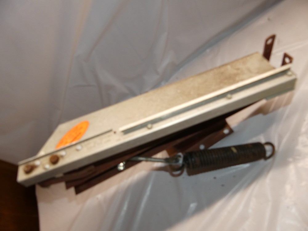 TRIUS Birdshooter Model D Clay Pigeon Thrower - UNTESTED
