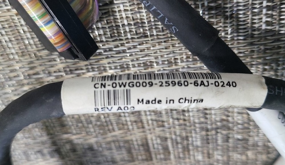 Dell 0WG009 SCSI CABLE 68 Pin VT (D4)