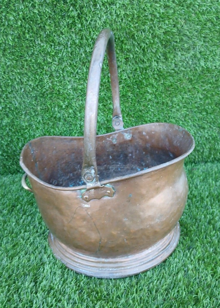 Antique Hammered/Beaten Solid Copper Helmet Coal Bucket / Coal Scuttle