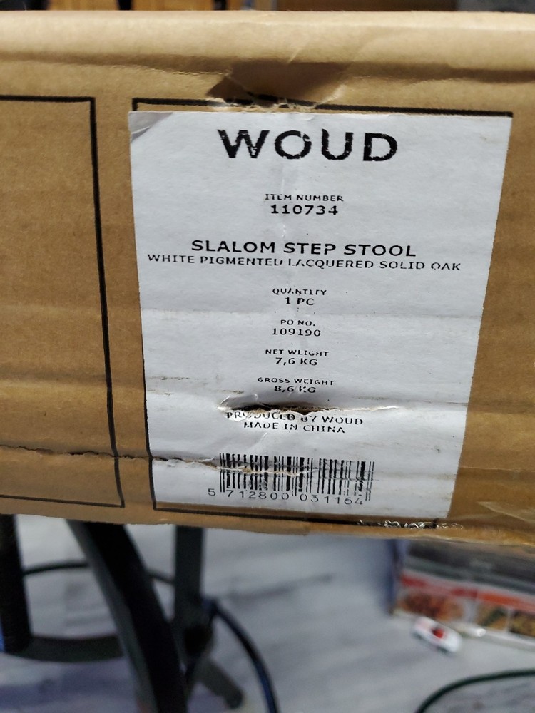 Woud Slalom Step Stool, White Pigmented Oak
