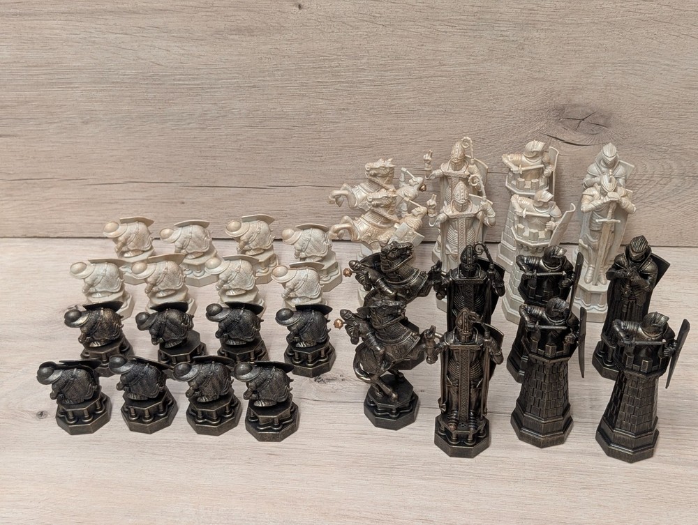 Harry Potter Wizard Chess Set magazine figures bundle