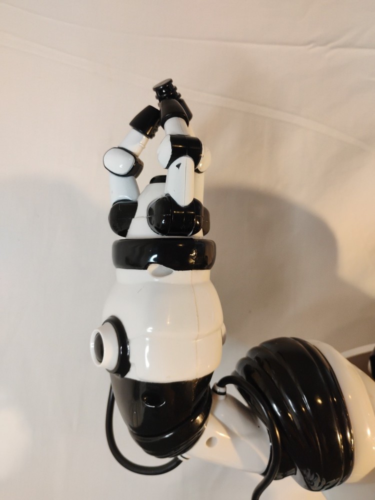 🔥 Rare Robosapien Humanoid 14" Robot No Remote 2004 Untested