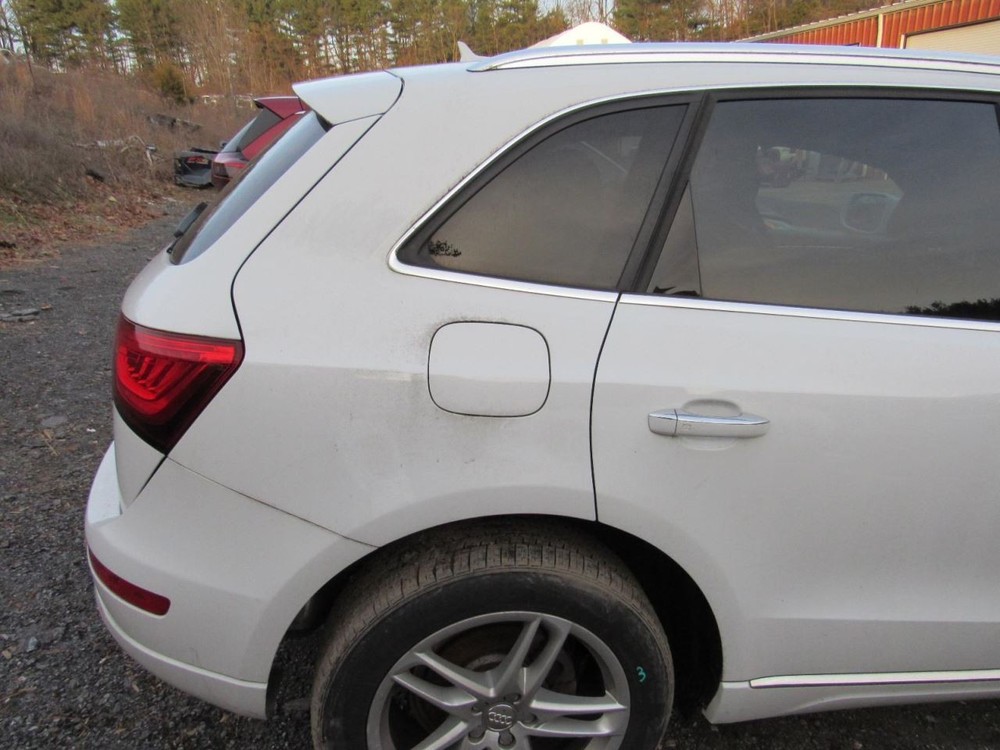 Q5 2017 Glove Box 1102002