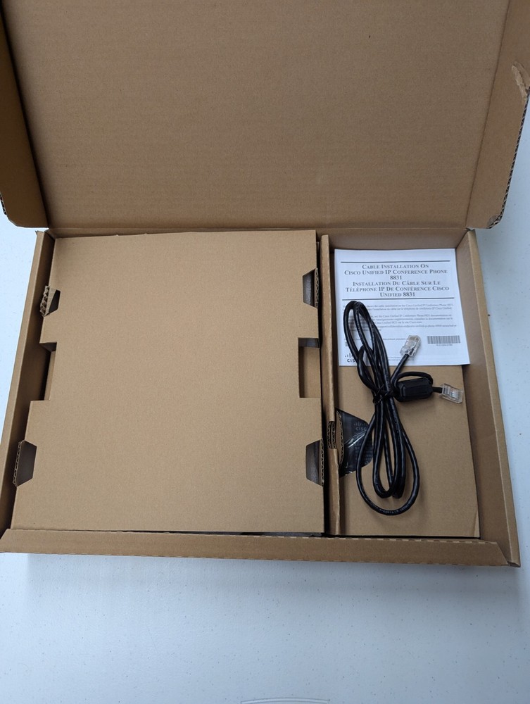 Cisco CP-8831 conference phone base w/control pad
