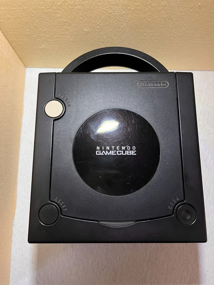 Nintendo GameCube Console + Controller + AC Adapter(for 100V) + Stereo AV Cable