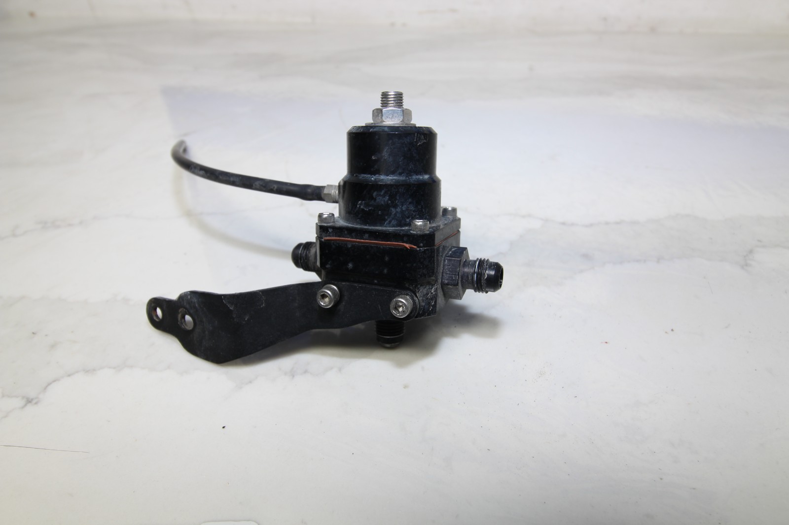 Aeromotive A1000 Fuel Pressure Regulator w/ Sensor Fits Universal