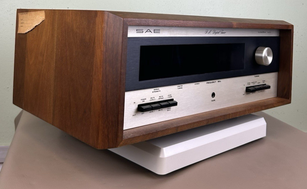 SAE MARK VIII STEREO TUNER