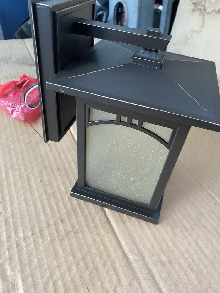 (MC72) Progress Lighting Wall Mount Hanging Light P6052-20
