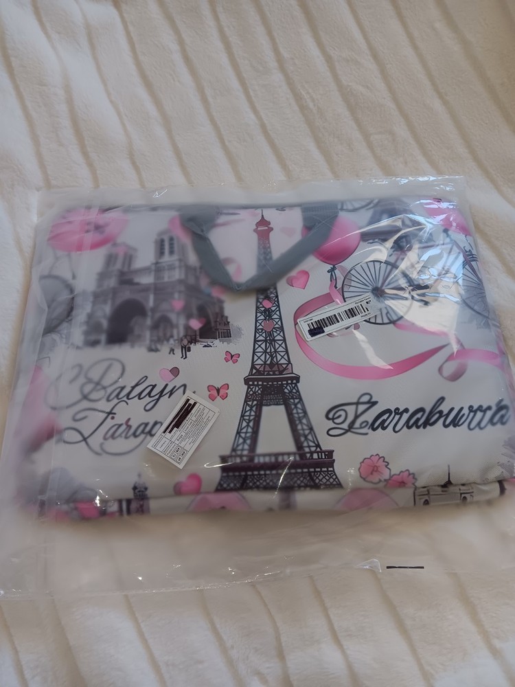 New laptop's case Eiffeil Towel