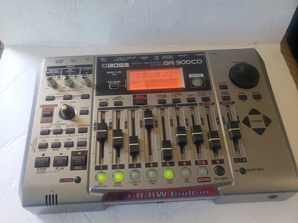BOSS BR-900CD digital recorder with flash card, powers on