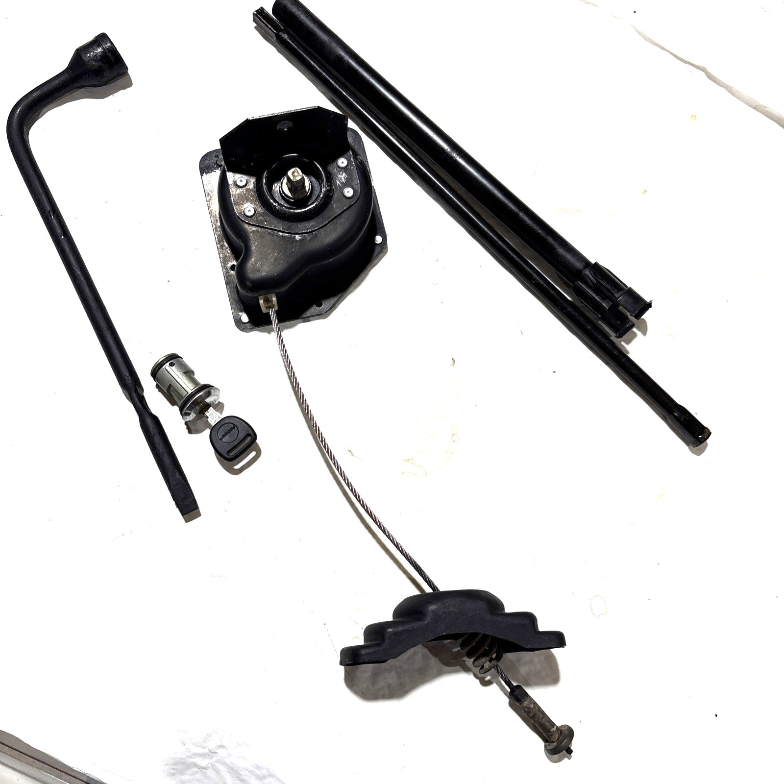 1999-2003 Chevrolet (GMC) C/K spare tire carrier assembly (GMT 800) OEM