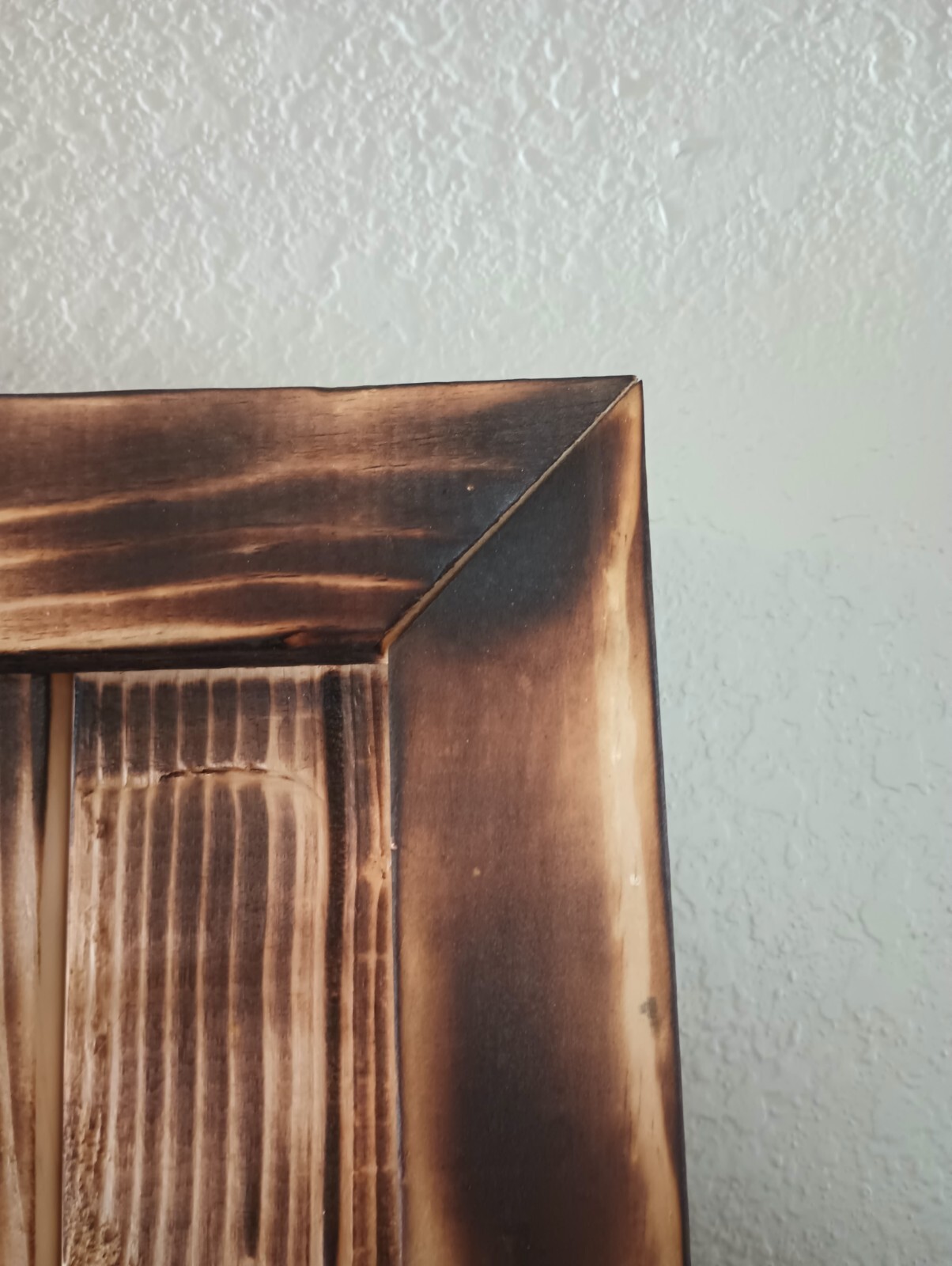 Rustic European Mount Plaque w/Hanger