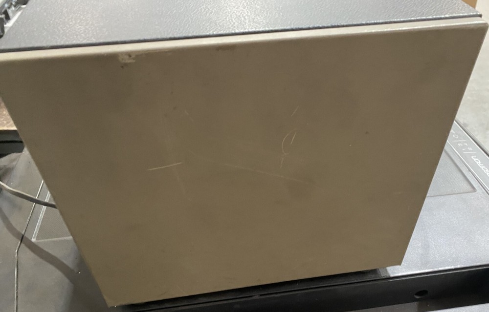 B&K Precision Model 1077B TV Analyst Television Testing Equipment - Powers On