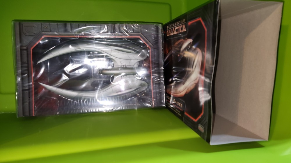 Battlestar Galactica CYLON RAIDER Moebius Models MOE2926 PREBUILT DISPLAY MODEL
