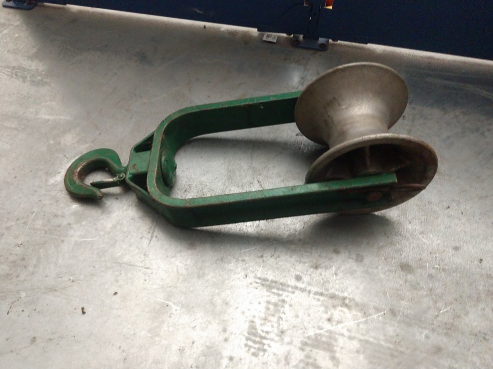 Greenlee 651 12 Hook Type Cable Sheave
