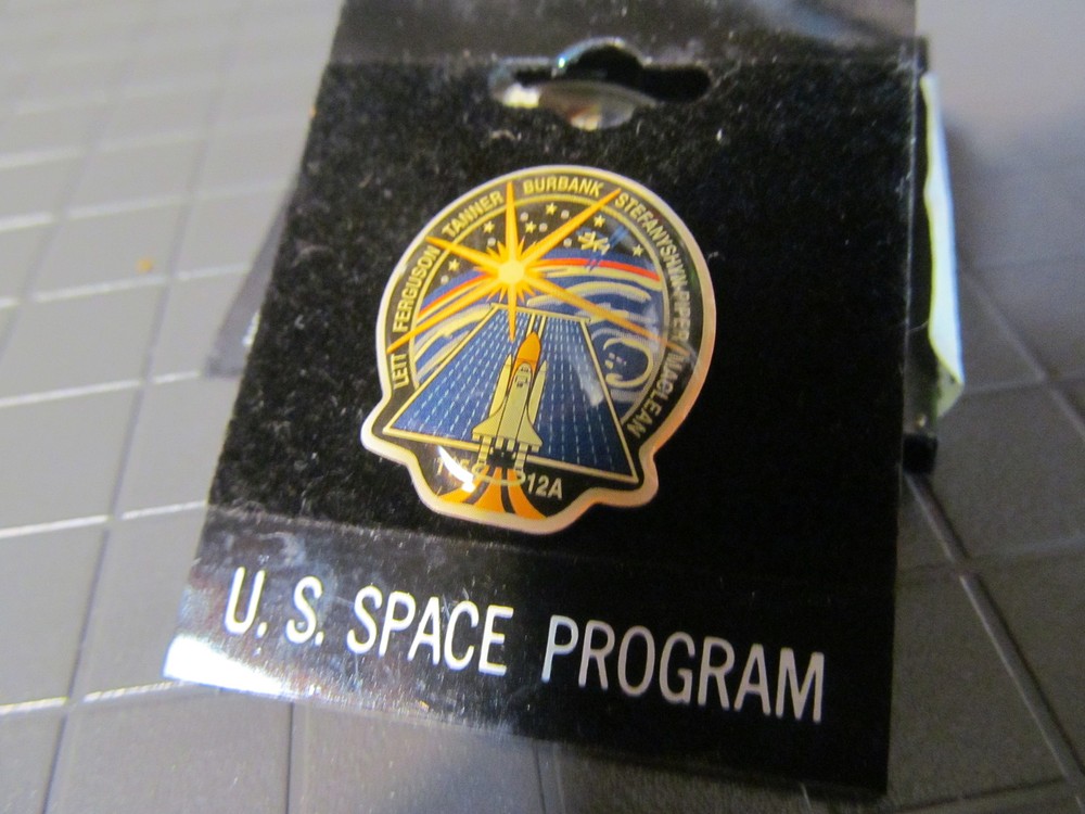 SHUTTLE ATLANTIS STS-115 LAPEL PIN