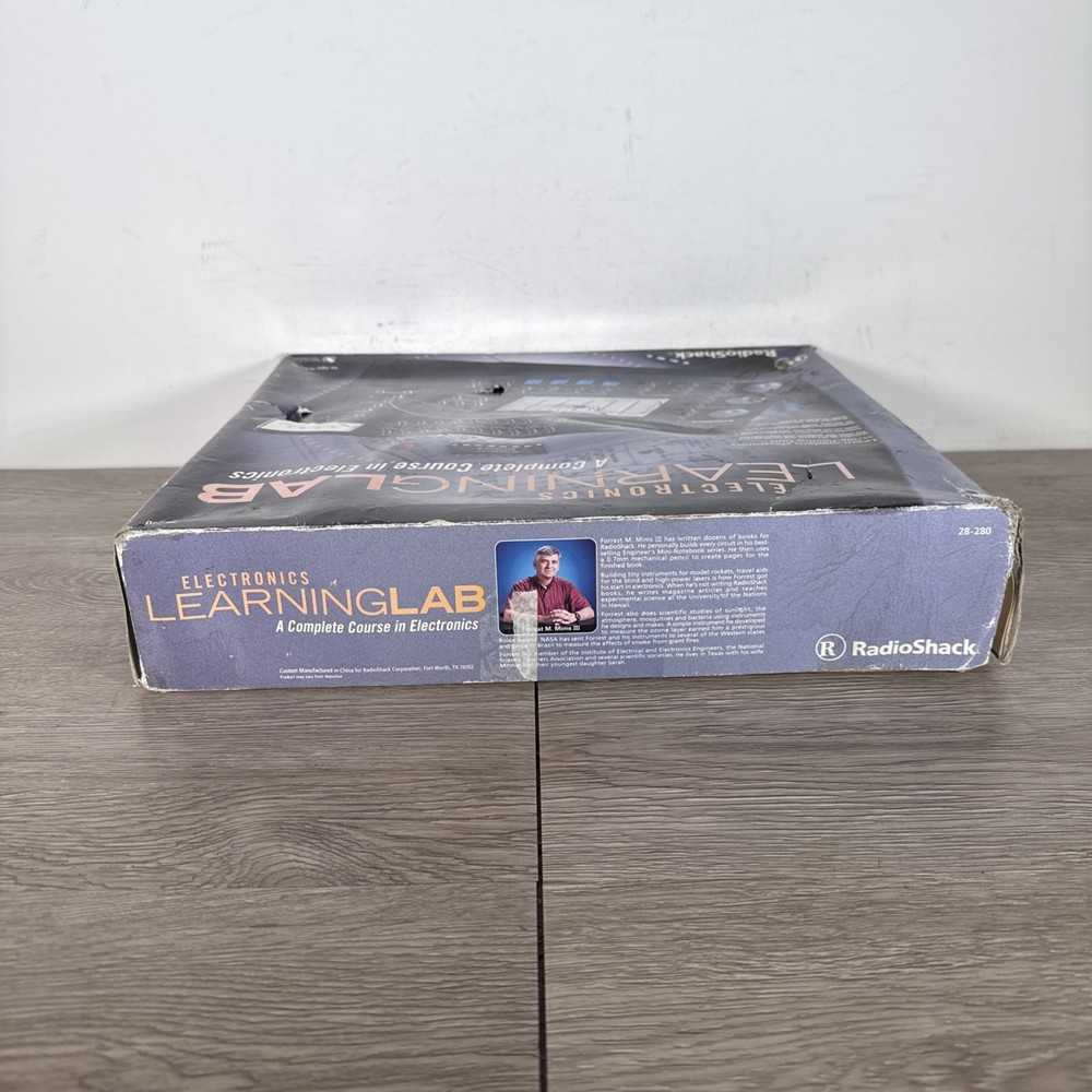 RadioShack Electronics Learning Lab: A Complete Course in Electronics *NIB*