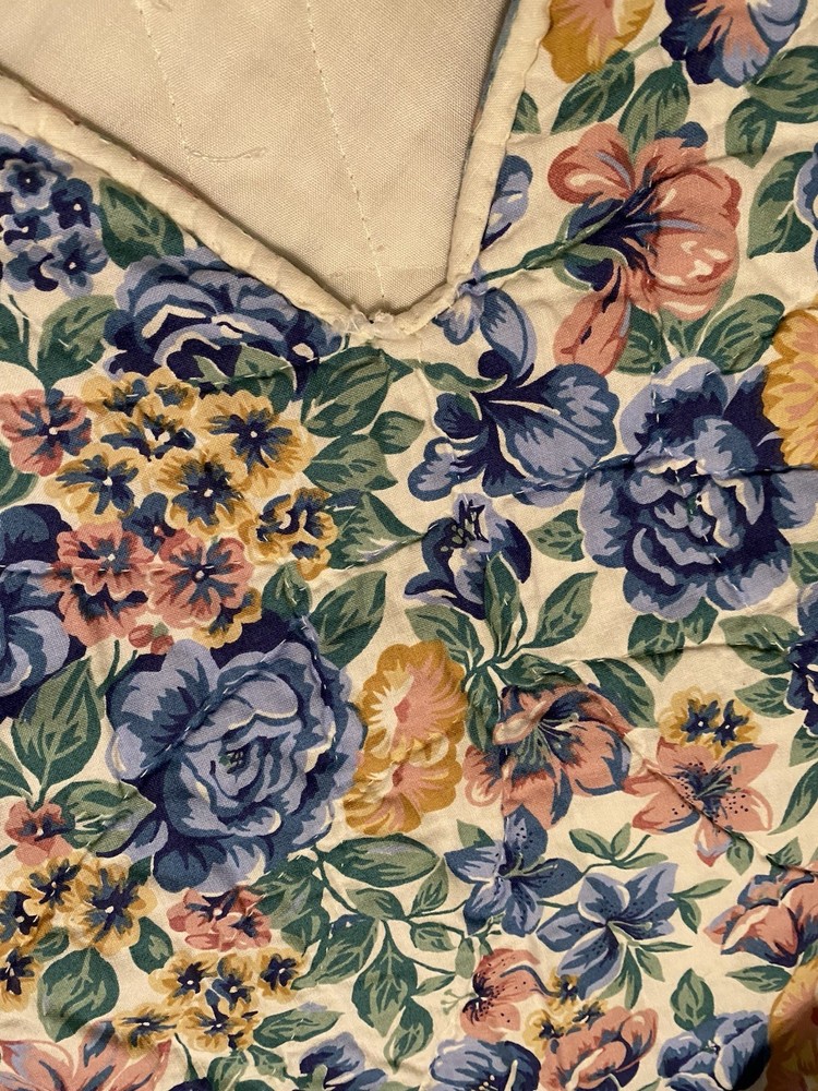 Homemade Quilt With Rounded Border