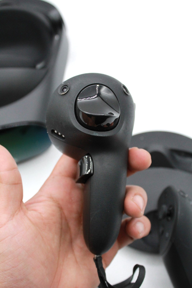 Meta Quest Pro 256GB DK94EC w/ Left Controller Only