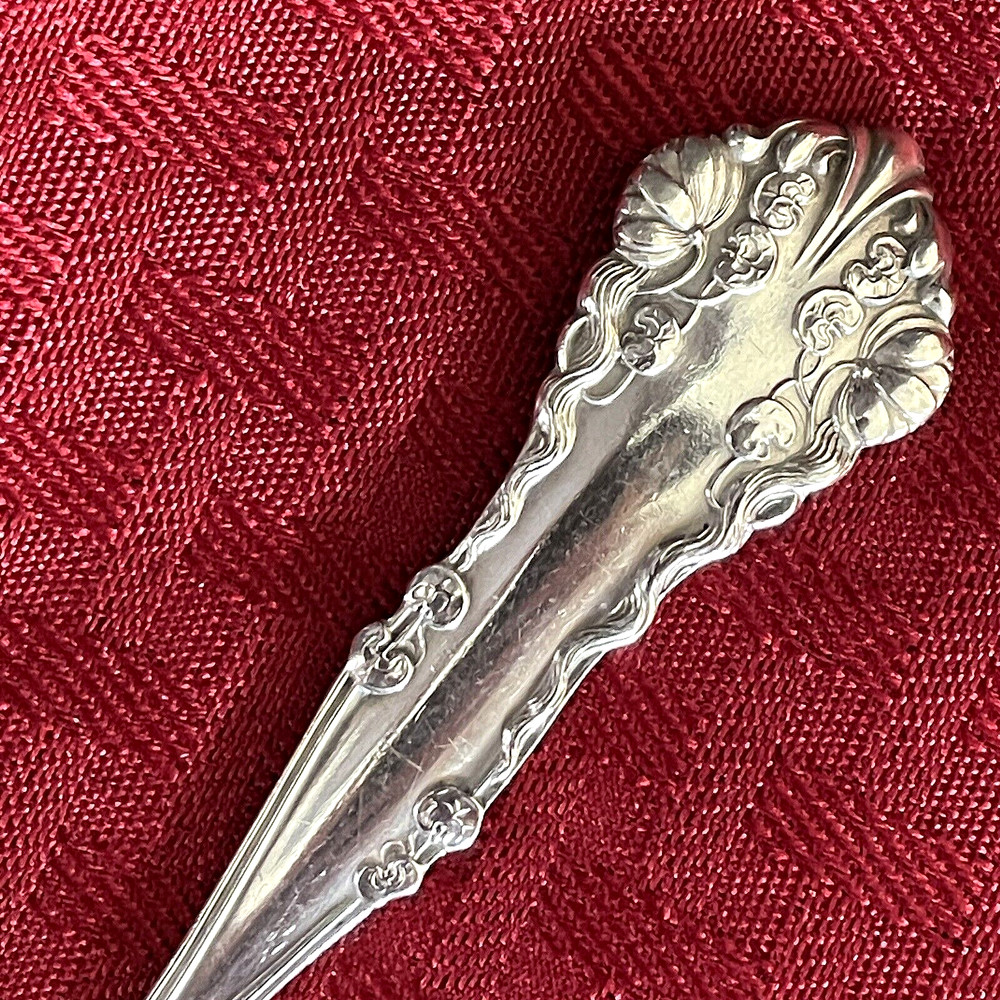 VINTAGE INTERNATIONAL STERLING "CLEONE" PATTERN PRESERVES SERVING SPOON