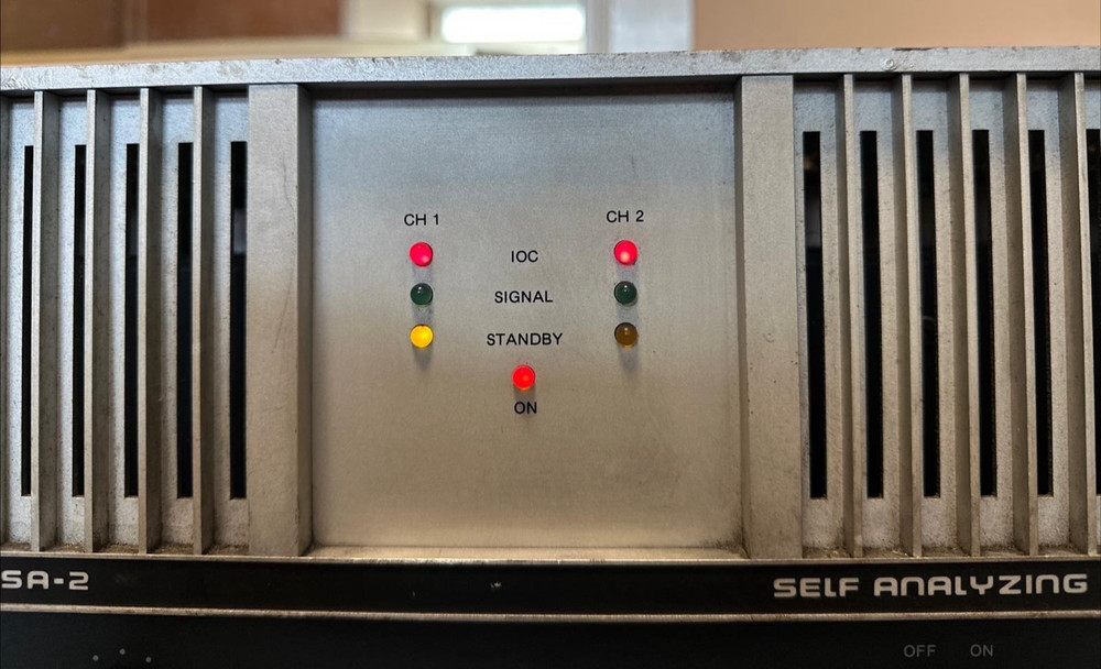 Crown PSA-2 Self-Analyzing Power Amplifier. Untested! Turns on!