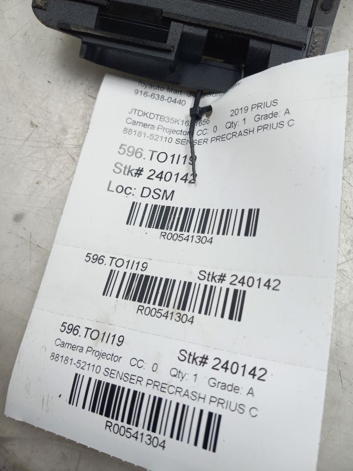 19 TOYOTA PRIUS C PRE CRASH SENSOR 88181-52110