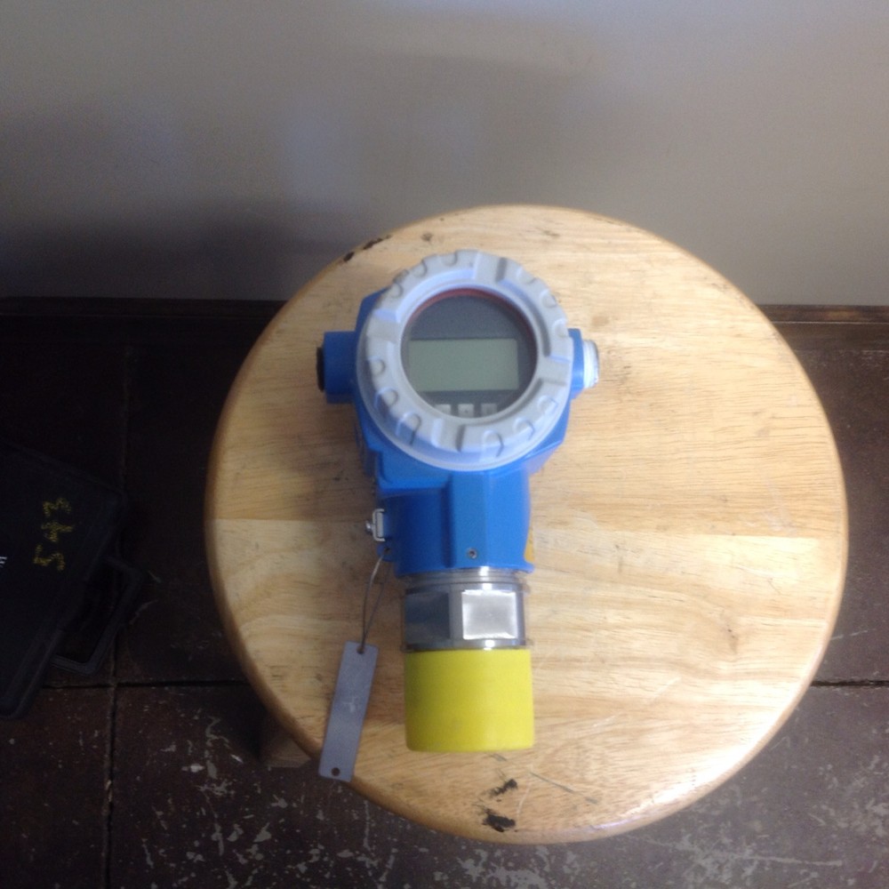 Endress + Hauser Deltapilot S FMB70-4J16/1D7 Level Sensor